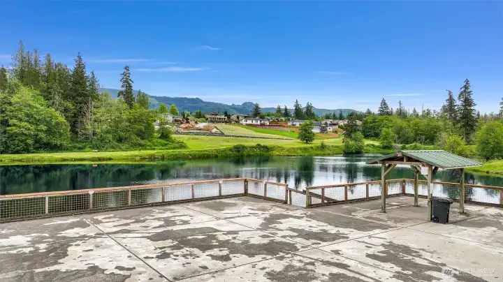 Spend your afternoons fishing from this well maintained, spacious community dock! Spend your afternoons fishing from this well maintained, spacious community dock!