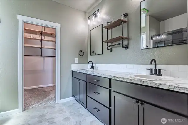 primary w spacious walk in closet
