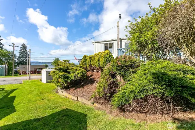 Grassy Walkway to the Beach!