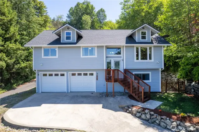 Stunning home with views of the Olympic Mountains and stunning Sunsets!