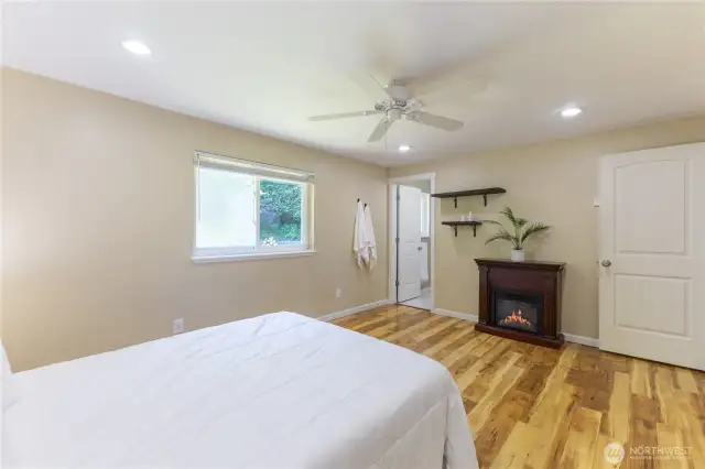 Primary suite