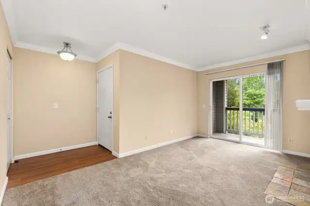 Slider to Private Balcony – Easy indoor-outdoor living with peaceful views.