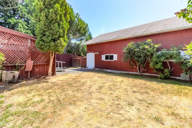 Backyard + shop!