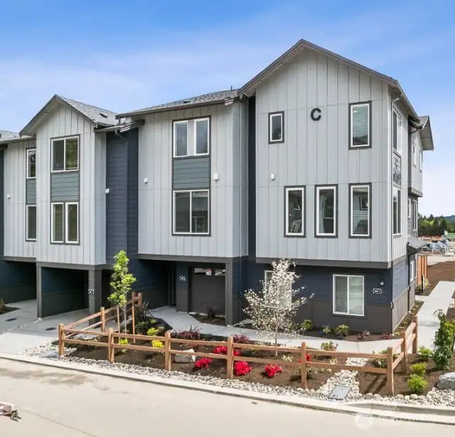 For representation only.  Features, colors, and selections may differ from photograph. See site agent for details.