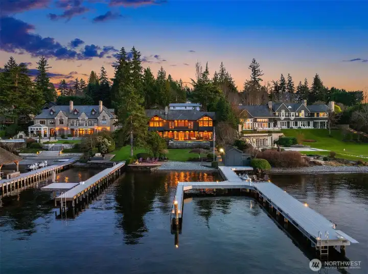 Nested on Mercer Island’s prestigious north end, this estate offers the ideal balance of seclusion and accessibility. Feel far away from it all yet just minutes to both Bellevue & Seattle.