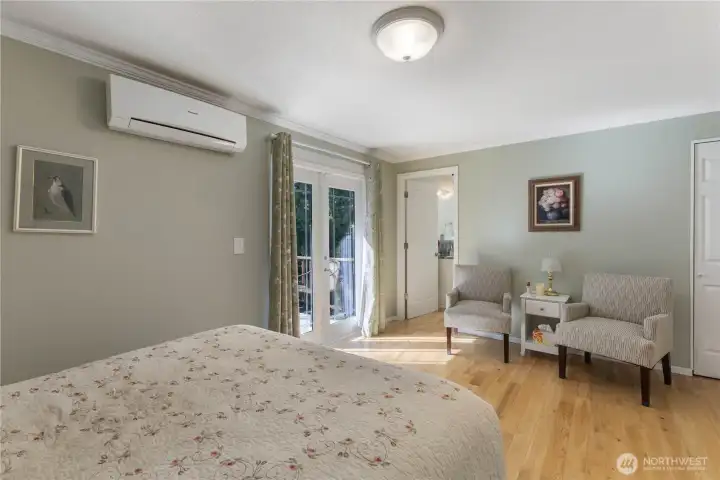 Primary Bath has French-Doors that open up to upper deck.