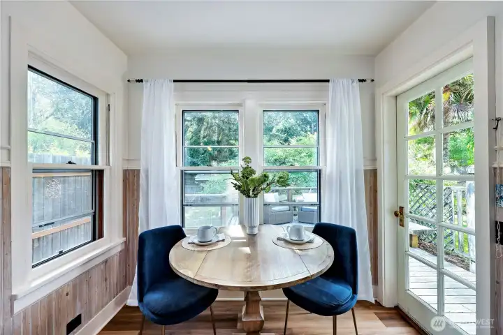 Breakfast nook inside