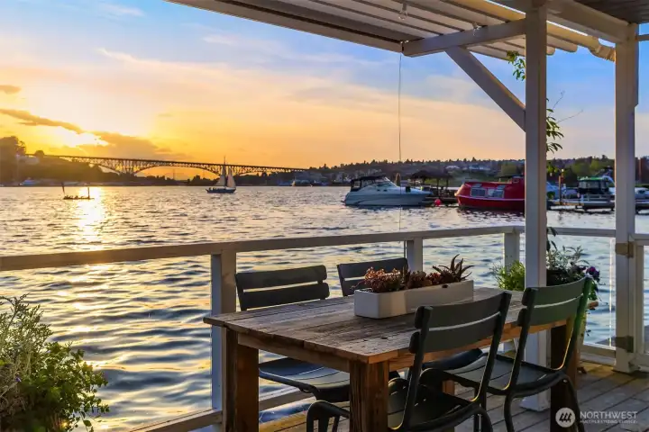 Dining alfresco