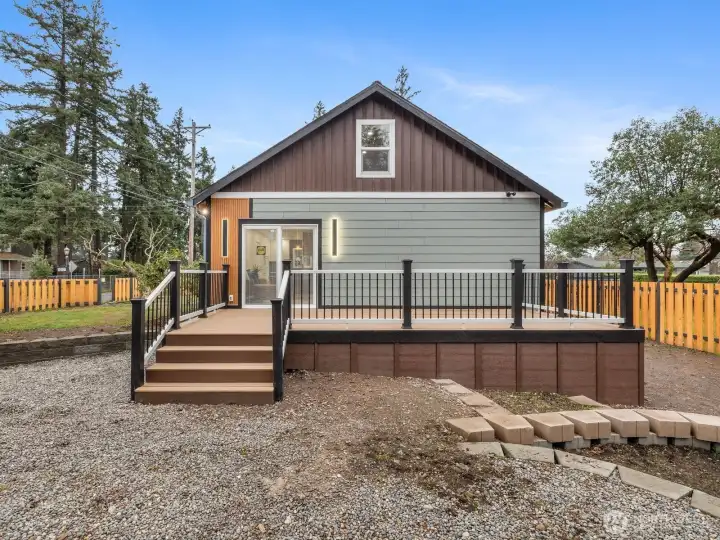 Brand new large Trex deck is great for entertaining and enjoying your large lot