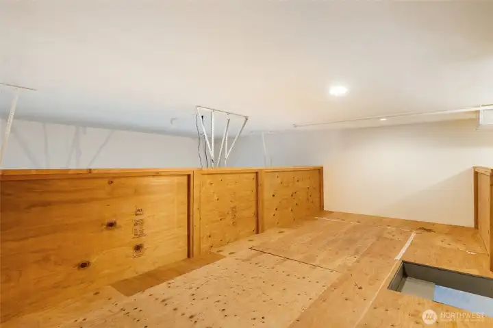 Loft Storage (garage)