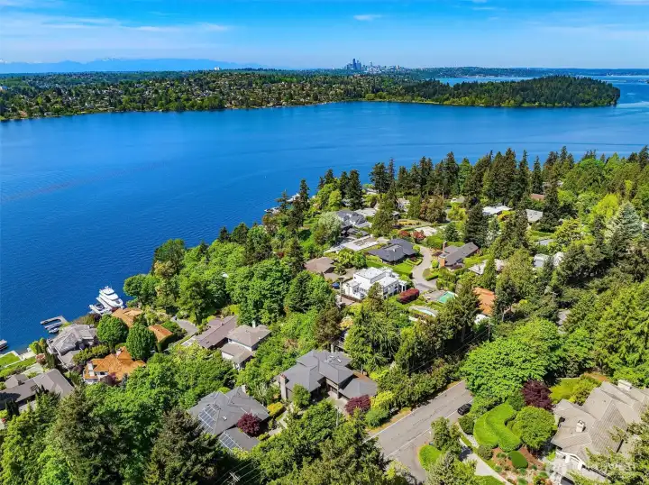 Perfectly positioned on Mercer Island’s Gold Coast—just minutes to Seattle and Bellevue, yet quietly tucked away in a private, lush setting that feels worlds apart.