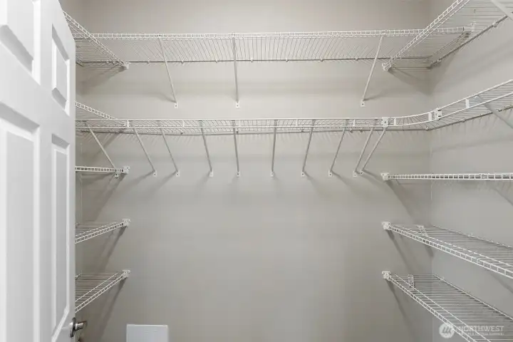 walk in closet Primary