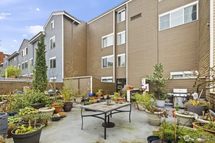 The Embassy is a well-run community with no rental cap, pet-friendly policies, and this huge communal garden terrace!