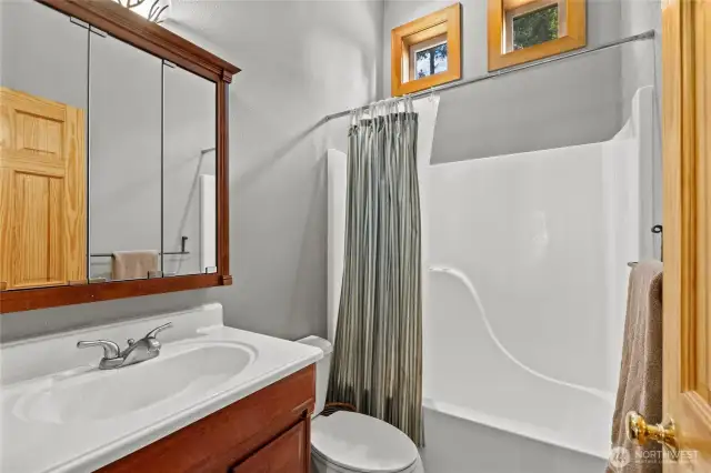 Upper level full bath