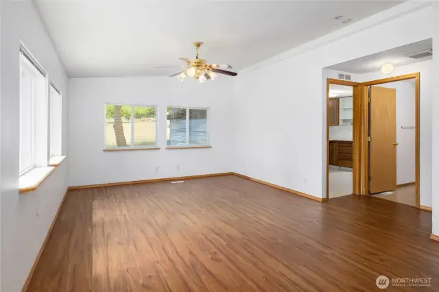Split bedroom layout - 2 bedrooms and full bath on this side of the home