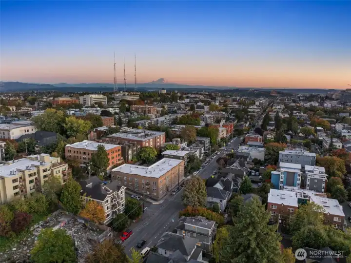 Unbelievable city views from 2nd and 3rd floor.