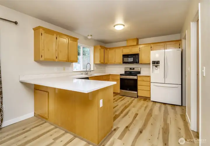 Kitchen with eating bar