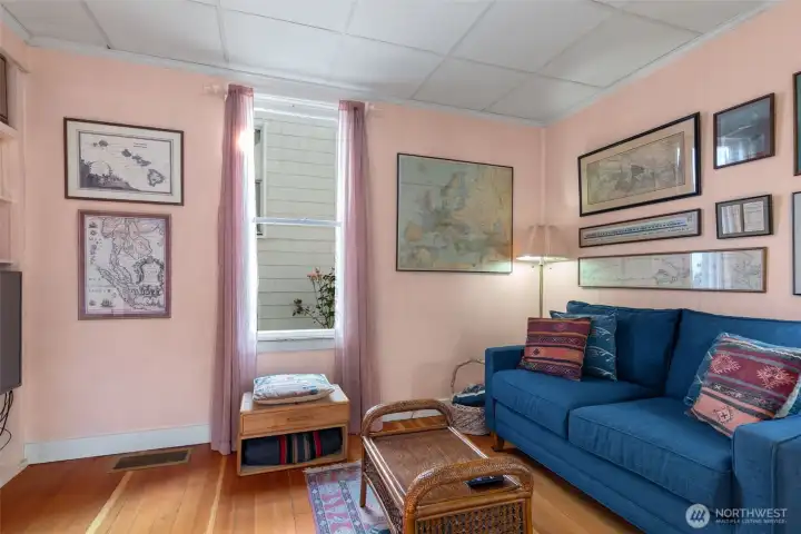 2nd bedroom