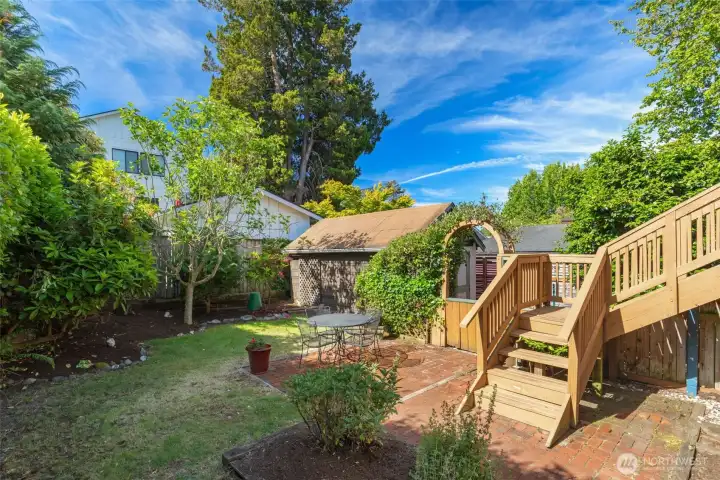 Partially fenced private yard