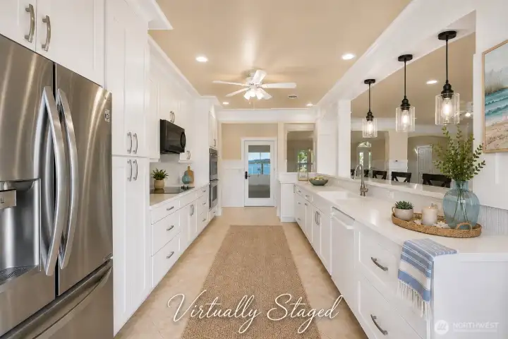 Spacious, gourmet kitchen