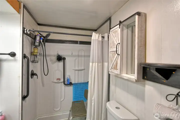 Main bathroom