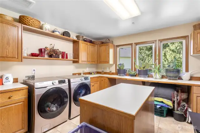 A magnificent laundry room!