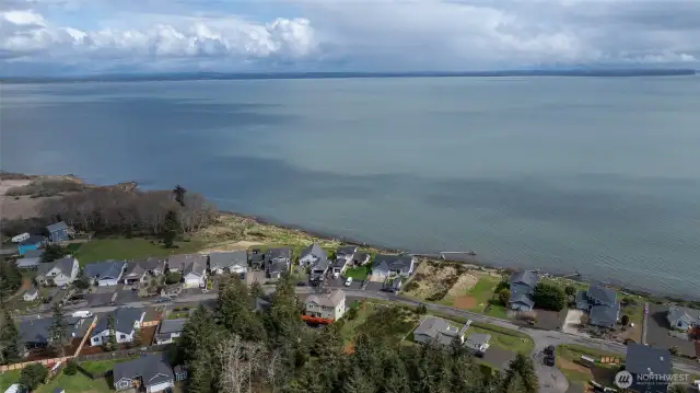 On a clear day, you will enjoy views of the Olympic Mountains and Mount Rainier.