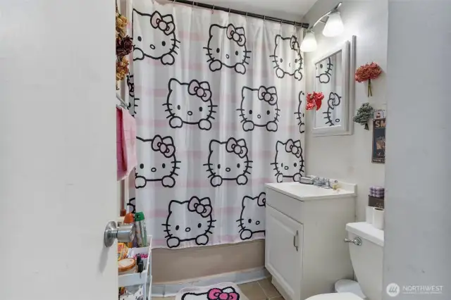 Full Bath - Hallway