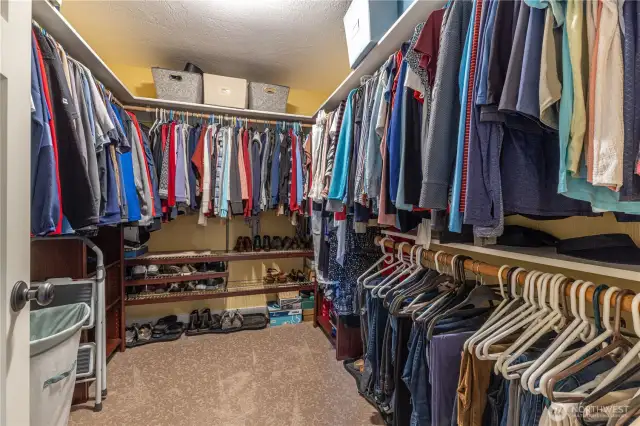 Primary Room Walk in Closet
