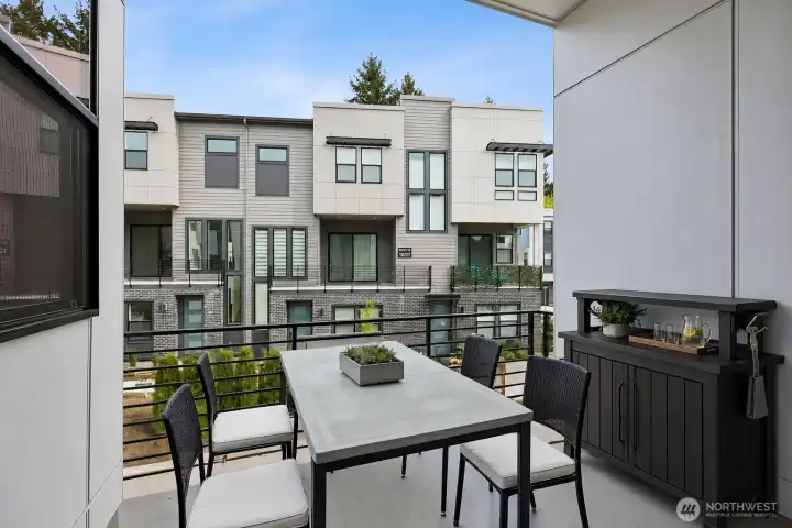 Great covered patio - virtually staged Great covered patio - virtually staged