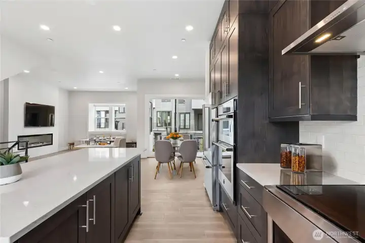 Spacious kitchen - virtually staged Spacious kitchen - virtually staged