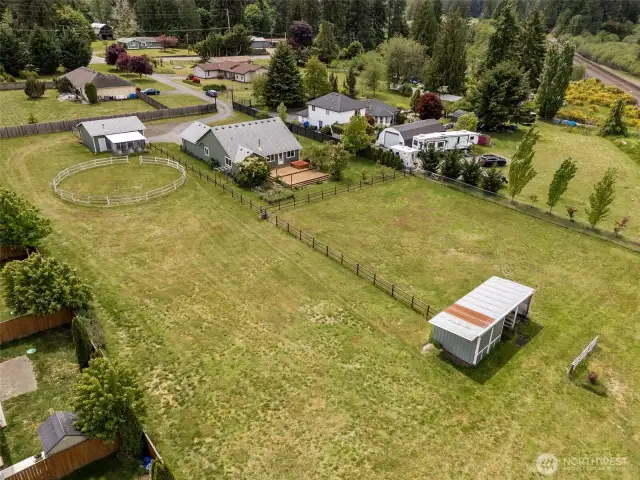The barn roof need a leak fixed, but with that round pen and shop in the mix, this setup screams potential. Boarding? Hobby farm? Passive income? You decide.