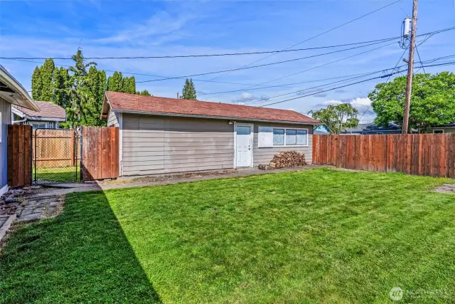 detached garage offering extra storage or workshop potential.