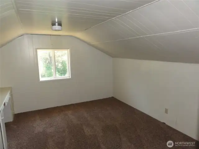 Bedroom 3 on 2nd floor. Offers the same built ins.