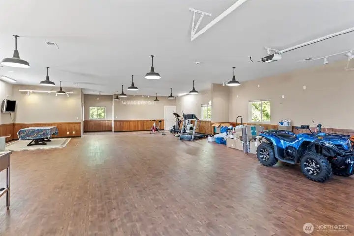 Perhaps the crown jewel of this property is the impressive 2,000 square foot Carriage House, brimming with possibilities.