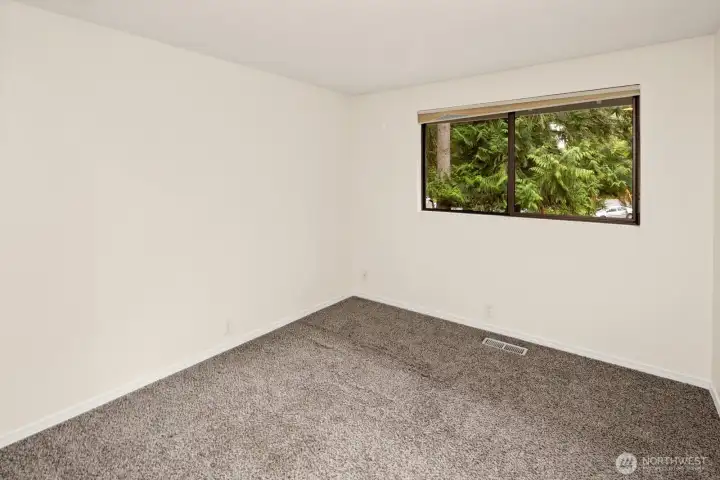 2nd upper level bedroom.