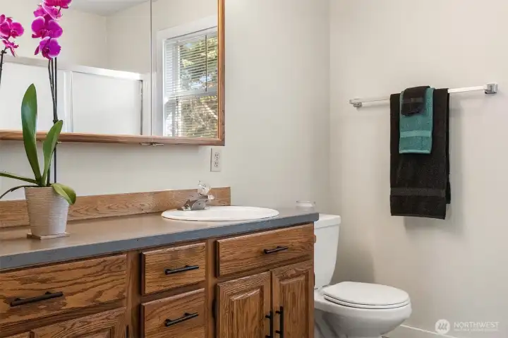 Roomy Full bathroom