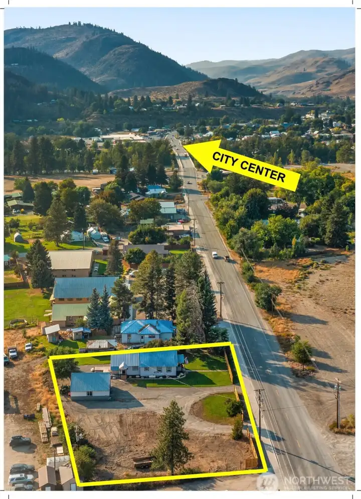 Proximity to City Center and all Twisp restaurants & shopping + Farmers Market & more!