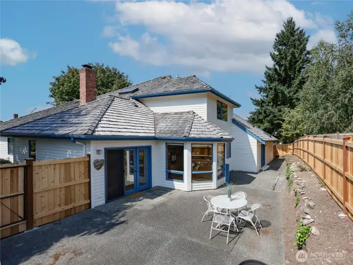 Aggregate patio with 2 sets of French doors for access
