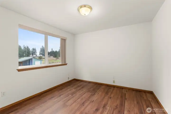 Extra room for home office, gym or guest space