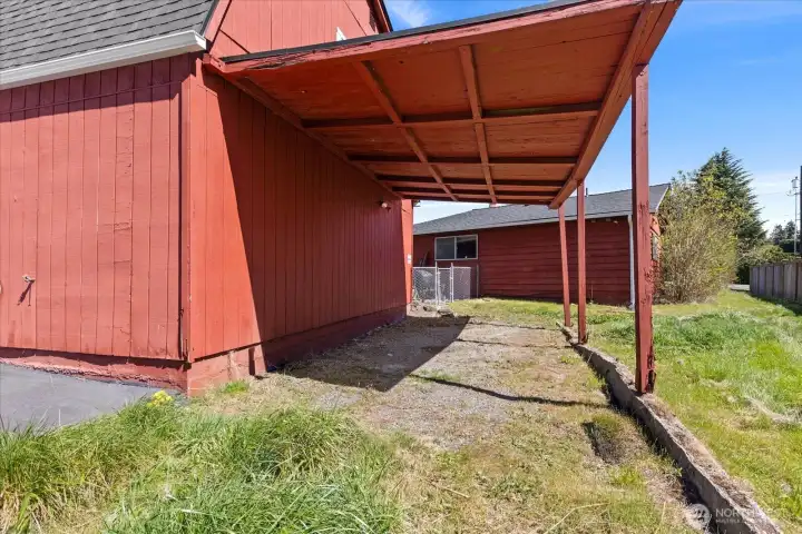 carport attached to detached garage