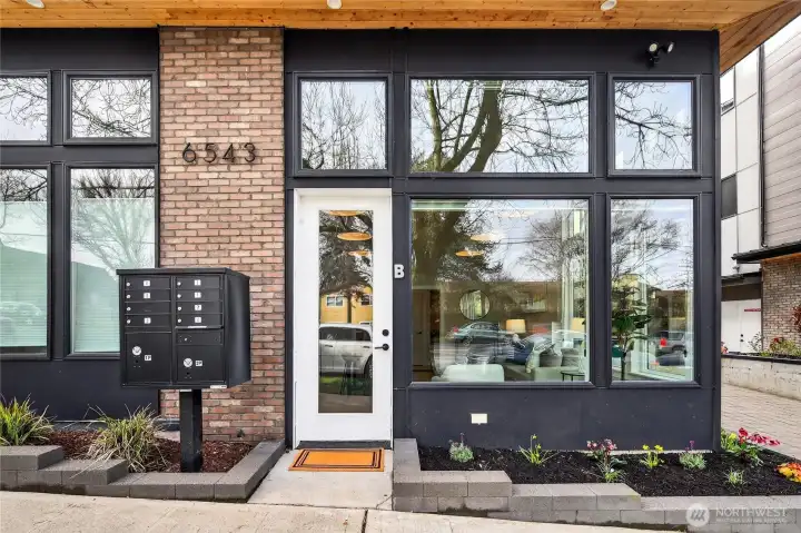 Potential for Commercial Street Facing Storefront, Office, or Studio!