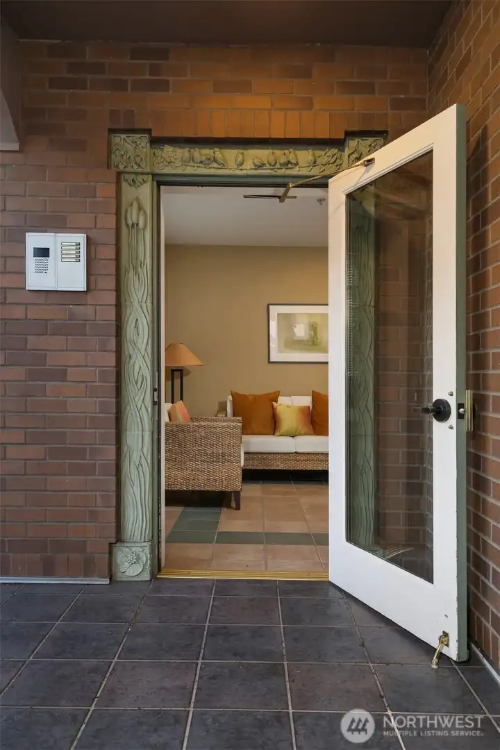 Welcome to the lobby entrance Welcome to the lobby entrance