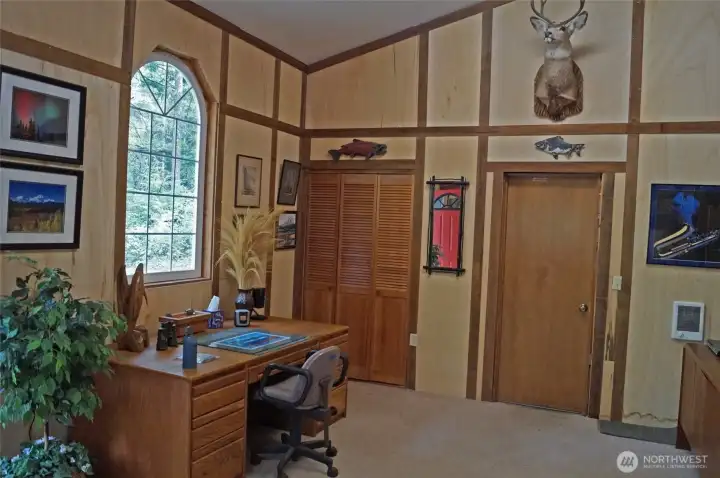 This doubles as an Office and a Sleeping area. This doubles as an Office and a Sleeping area.