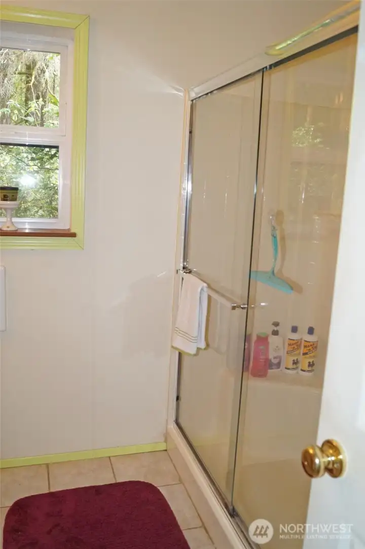 Walk-in shower in the very nice bath! Walk-in shower in the very nice bath!