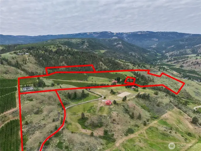 Red property lines shown in photos are for illustrative purposes only and do not represent exact boundaries.