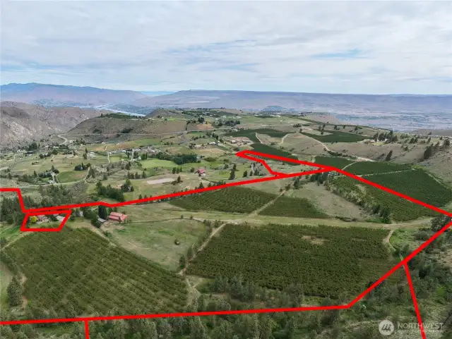 Red property lines shown in photos are for illustrative purposes only and do not represent exact boundaries.