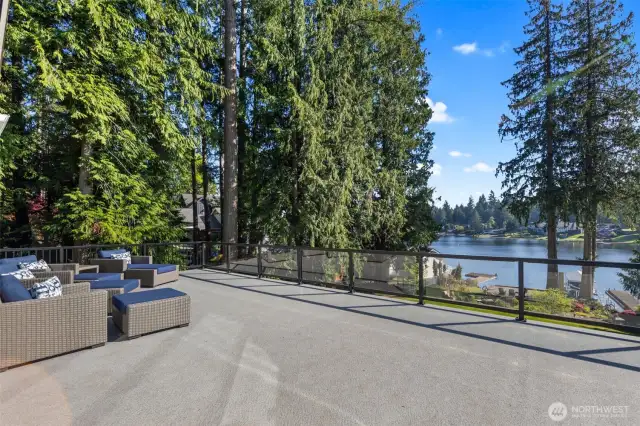 Huge View Deck Extends the Lakefront Living Space~