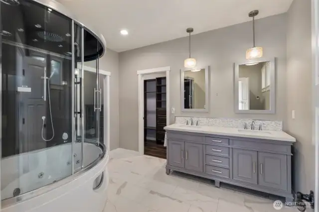 Primary Suite w/ Spa-Shower/Sauna/Jetted Tub~