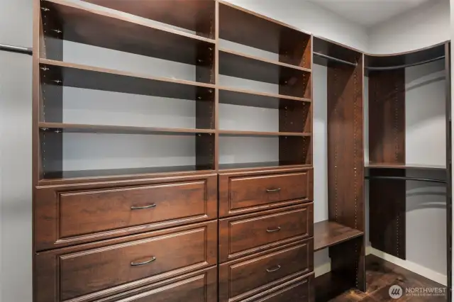 Custom Closet Cabinetry~
